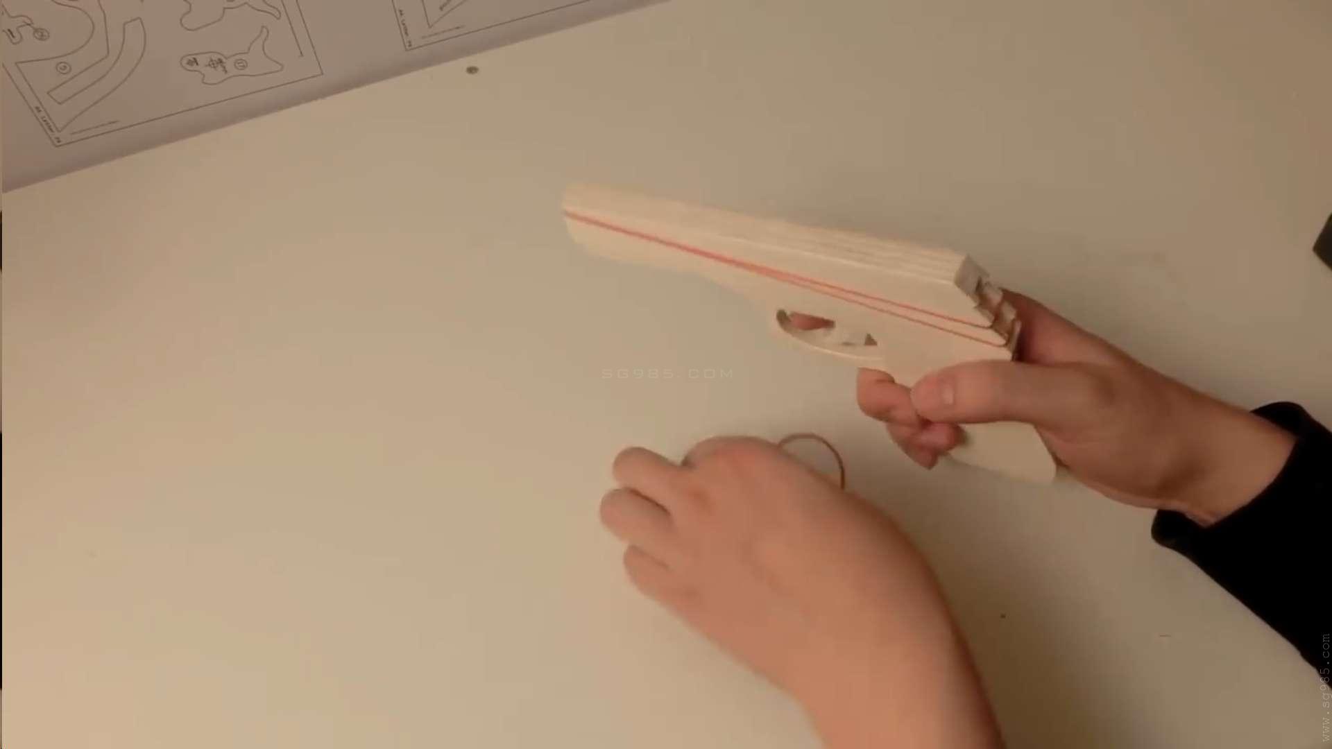 橡皮筋枪/连发橡皮筋枪的内部结构WGOG1001用木板制作一把可连发的橡皮筋玩具枪+制作图纸