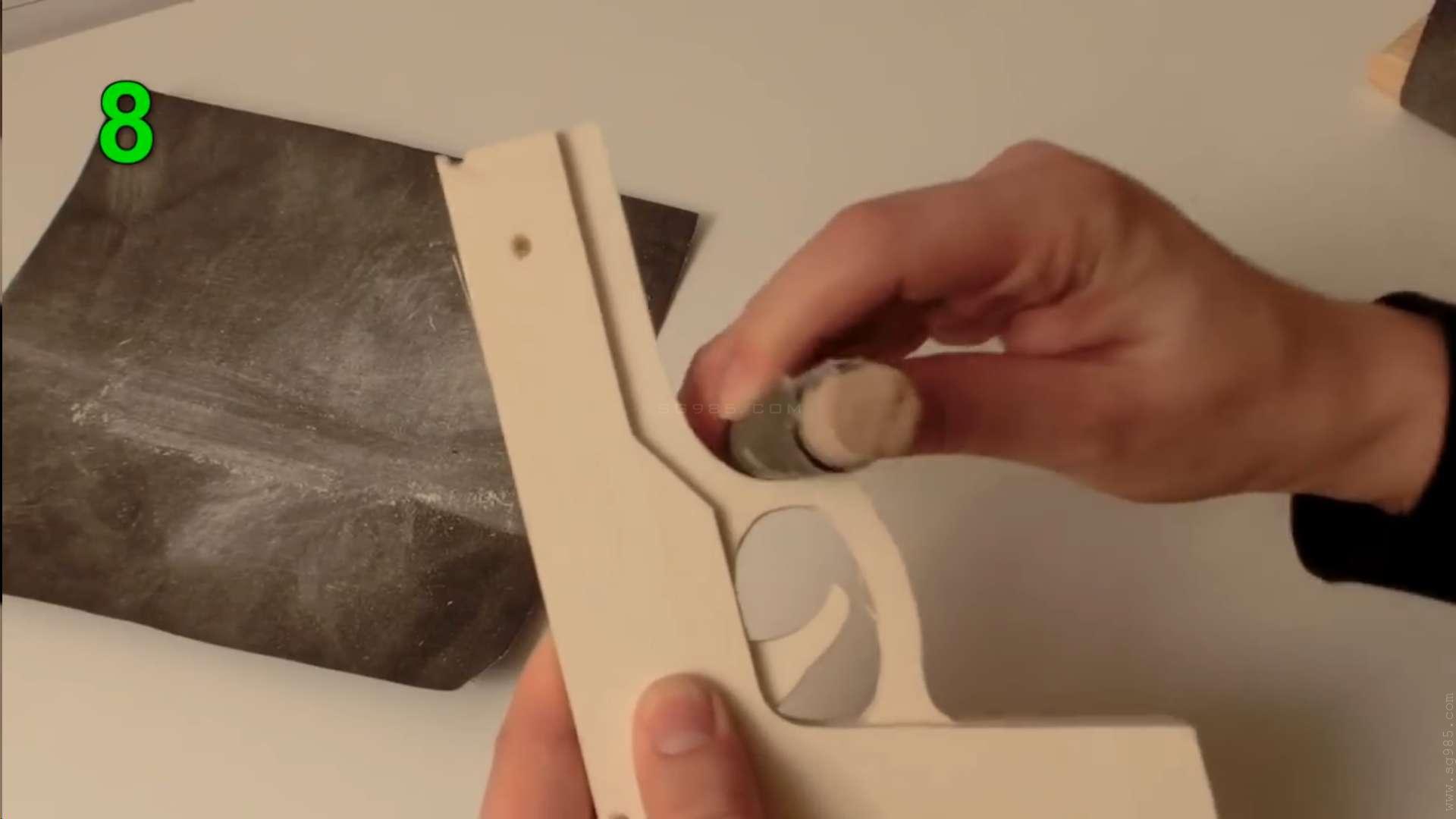 橡皮筋枪/连发橡皮筋枪的内部结构WGOG1001用木板制作一把可连发的橡皮筋玩具枪+制作图纸