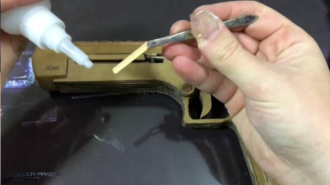 DIY纸板枪/DIY 纸枪/纸板枪怎么做用纸板制作及其精致的自动手枪wgog924+精致制作图纸下载