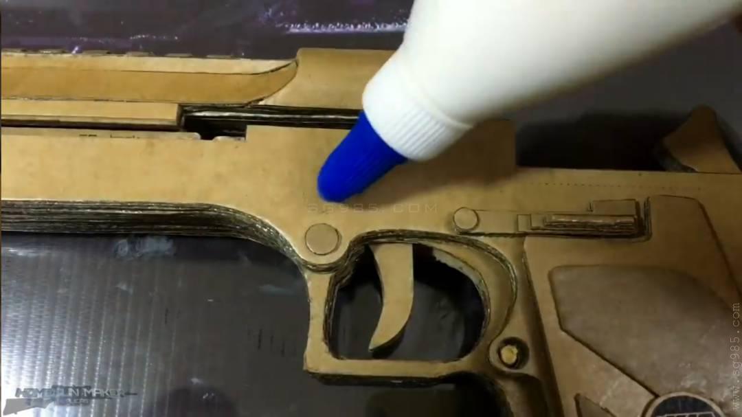 DIY纸板枪/DIY 纸枪/纸板枪怎么做用纸板制作及其精致的自动手枪wgog924+精致制作图纸下载