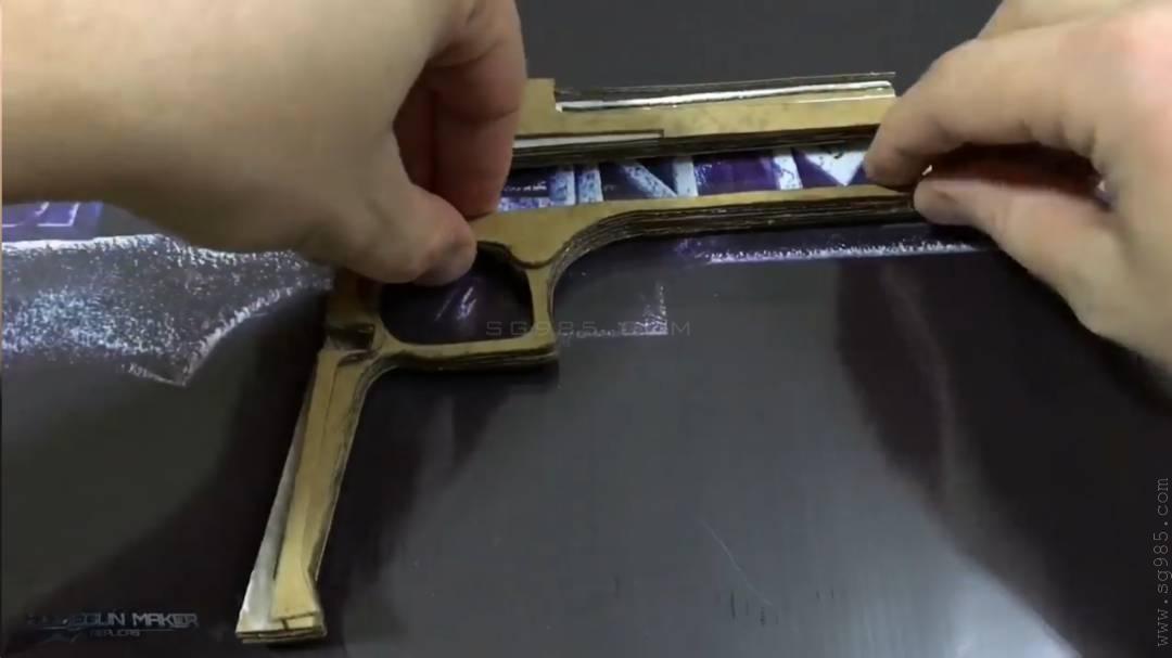 DIY纸板枪/DIY 纸枪/纸板枪怎么做用纸板制作及其精致的自动手枪wgog924+精致制作图纸下载