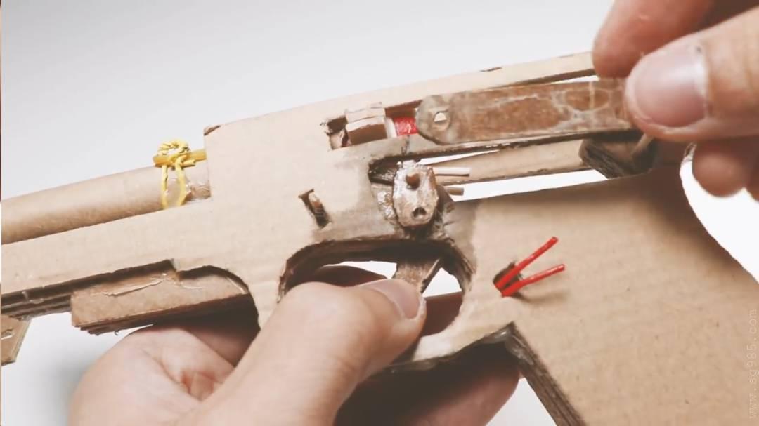 自制纸质手枪/自制纸枪/硬纸板手工枪图纸用纸板瓦楞纸制作纸板玩具枪型号wgog936+制作图纸下载