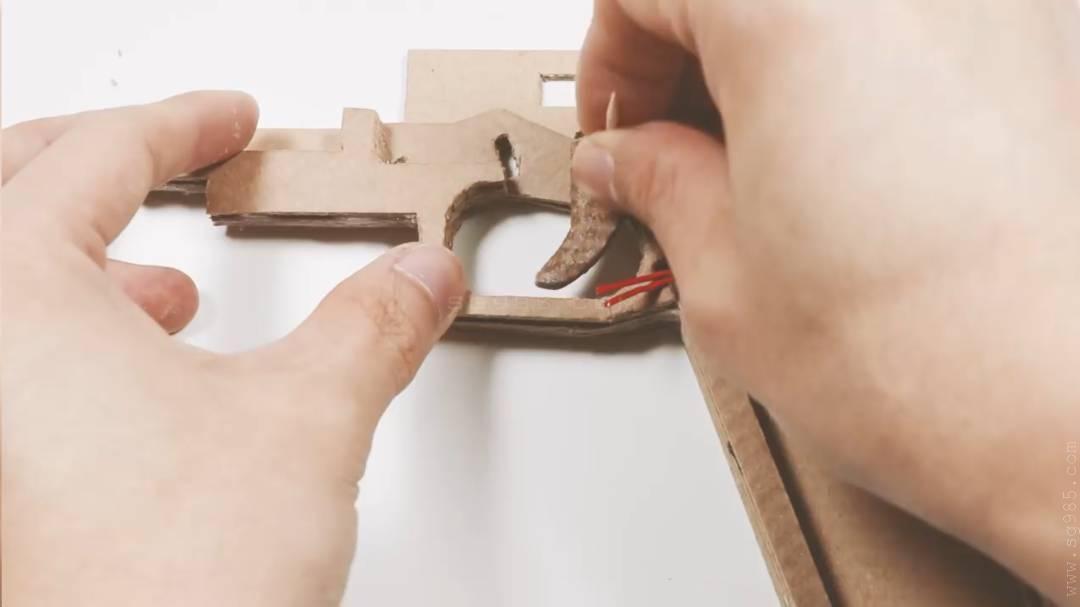 自制纸质手枪/自制纸枪/硬纸板手工枪图纸用纸板瓦楞纸制作纸板玩具枪型号wgog936+制作图纸下载