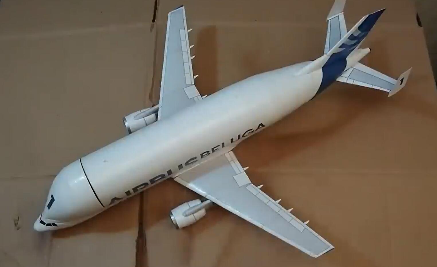 纸工艺品白鲸空中巴士A300纸工艺品纸模型-纸模飞机a300图纸下载