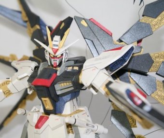 正比强袭自由高达