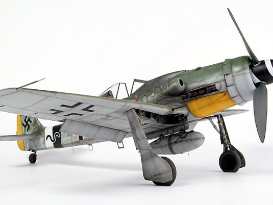 1比33德国FW190D-9战斗机