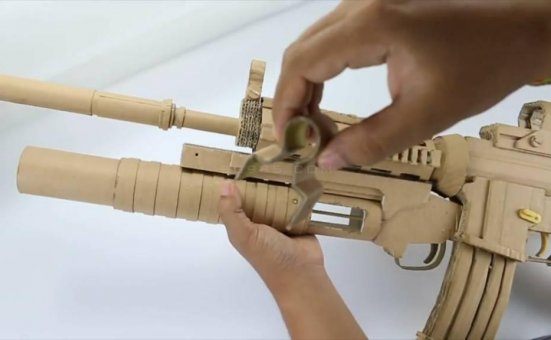 纸板枪教程图/瓦楞纸枪视频wgog913如何纸板制作硬纸枪和手雷玩具+视频教程