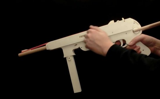 怎么用手当橡皮筋枪/连发橡皮筋枪的原理WGOG1010用木板制作一把可连发的橡皮筋玩具枪+制作图纸