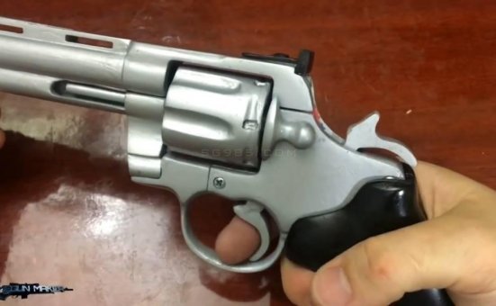 可以连发子弹的纸枪/纸板手工枪可发射子弹wgog929纸板制作纸板连发左轮纸板玩具枪+制作图纸下载