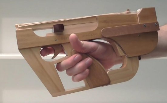 橡皮筋枪怎么玩/WGOG1003用木板制作一把可连发的橡皮筋玩具枪+机构图纸