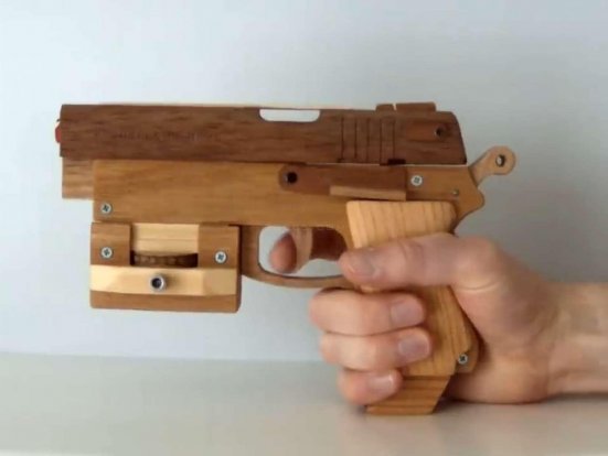橡皮筋枪的做法/WGOG1002用木板制作一把可连发的橡皮筋玩具枪+图纸下载