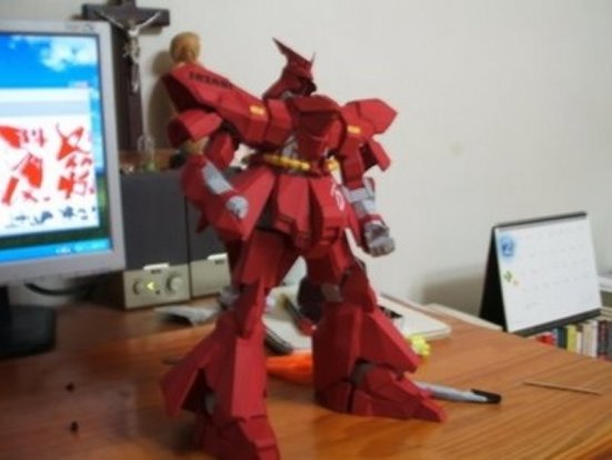 高达SAZABI MSN 04