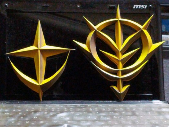 地球联盟军和吉翁公国军的军徽