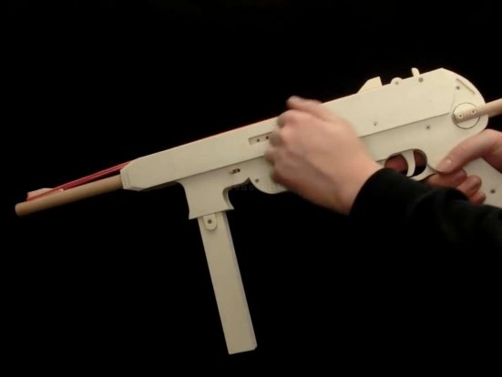怎么用手当橡皮筋枪/连发橡皮筋枪的原理WGOG1010用木板制作一把可连发的橡皮筋玩具枪+制作图纸
