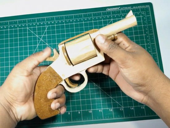 纸板枪设计图/纸板枪教程可发射/纸板枪可发射wgog953用纸板制作一把纸板左轮手枪可以发射+制作图纸