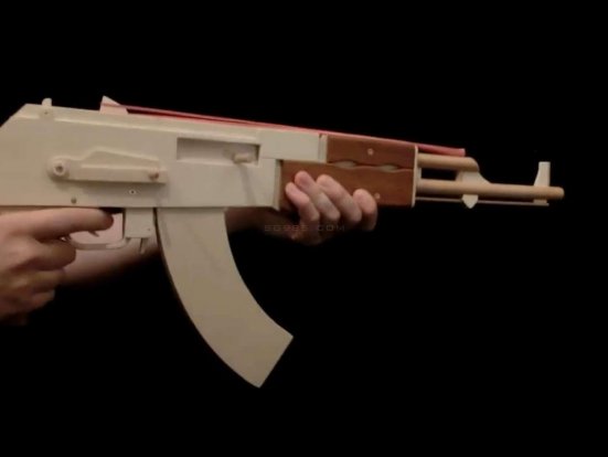 手工橡皮筋枪/连发橡皮筋枪怎么做WGOG1009用木板制作一把可连发的橡皮筋ak47玩具枪+结构图纸