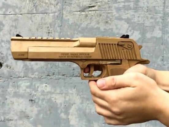 DIY纸板枪/DIY 纸枪/纸板枪怎么做用纸板制作及其精致的自动手枪wgog924+精致制作图纸下载